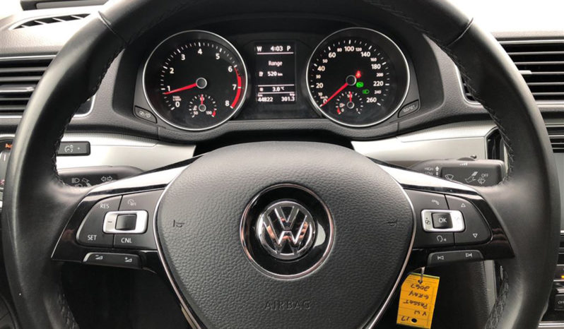 2017 Volkswagen Passat full