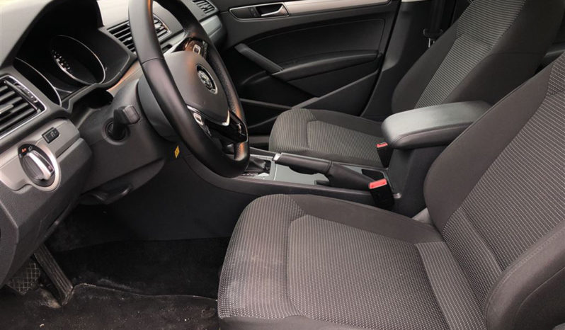 2017 Volkswagen Passat full